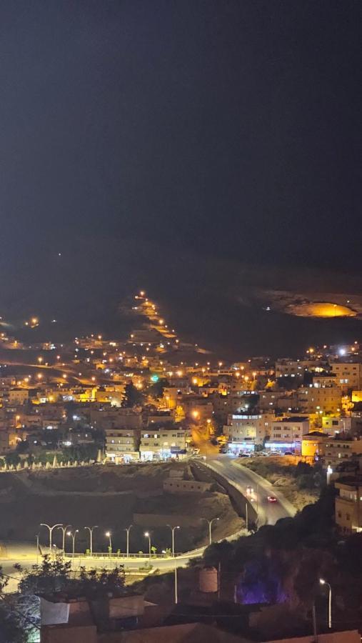Hotel Petra Peace Town
